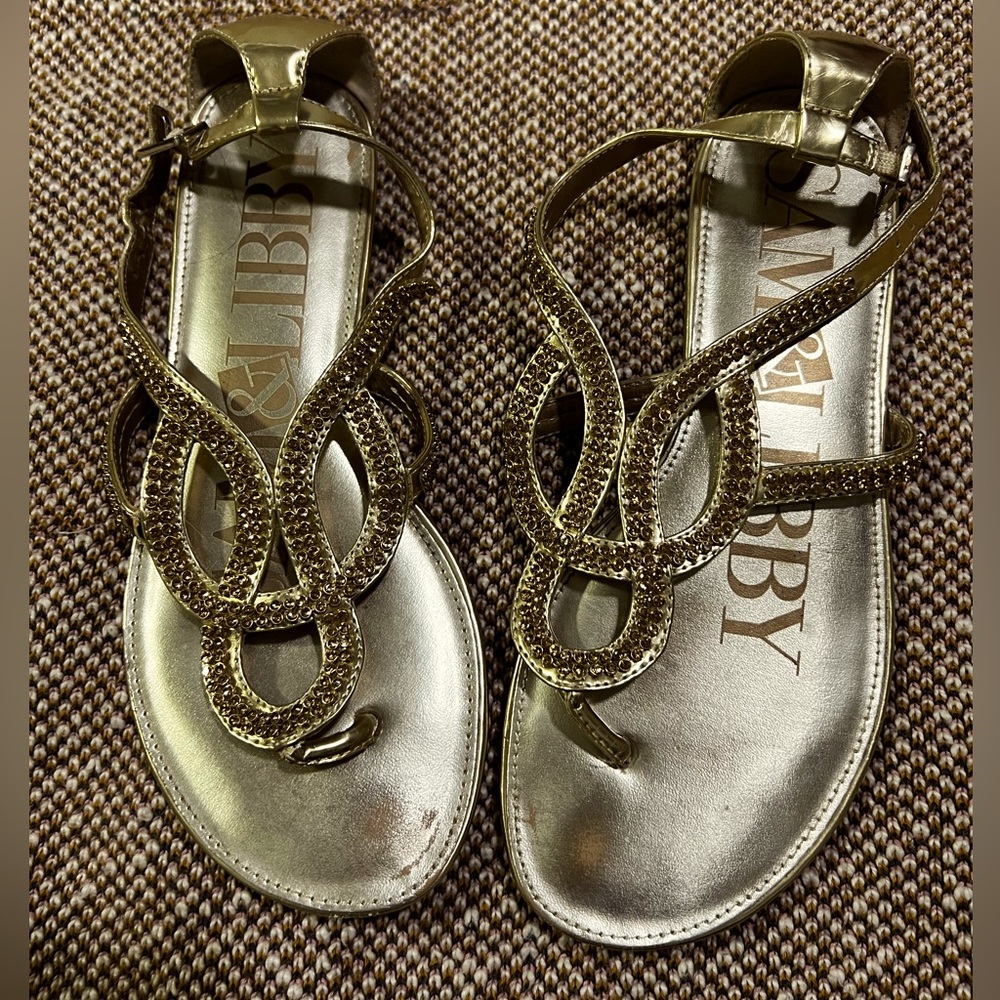 Women gold sandals Sz 6